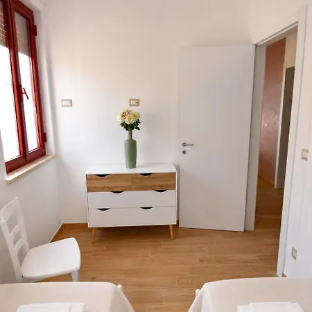 Dom wakacyjny Pesce 8 Ospiti Con Giardino E Parcheggio Privato