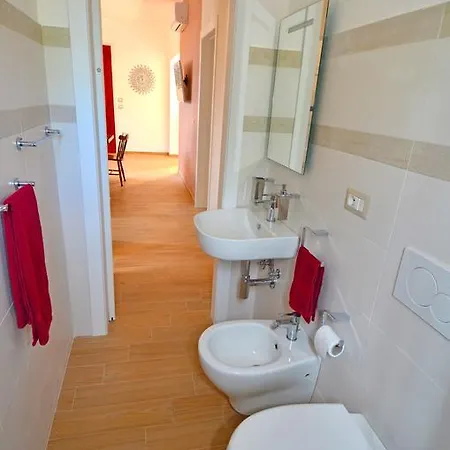 Pesce 8 Ospiti Con Giardino E Parcheggio Privato בית נופש
