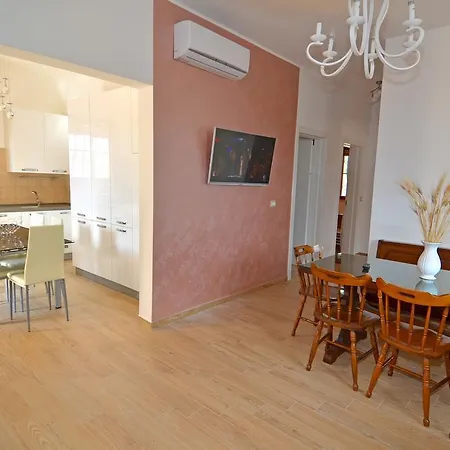 Pesce Holiday home Torre Pali