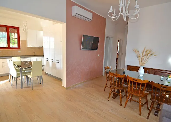 Pesce 8 Ospiti Con Giardino E Parcheggio Privato בית נופש Torre Pali