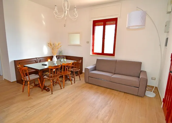 Pesce 8 Ospiti Con Giardino E Parcheggio Privato בית נופש
